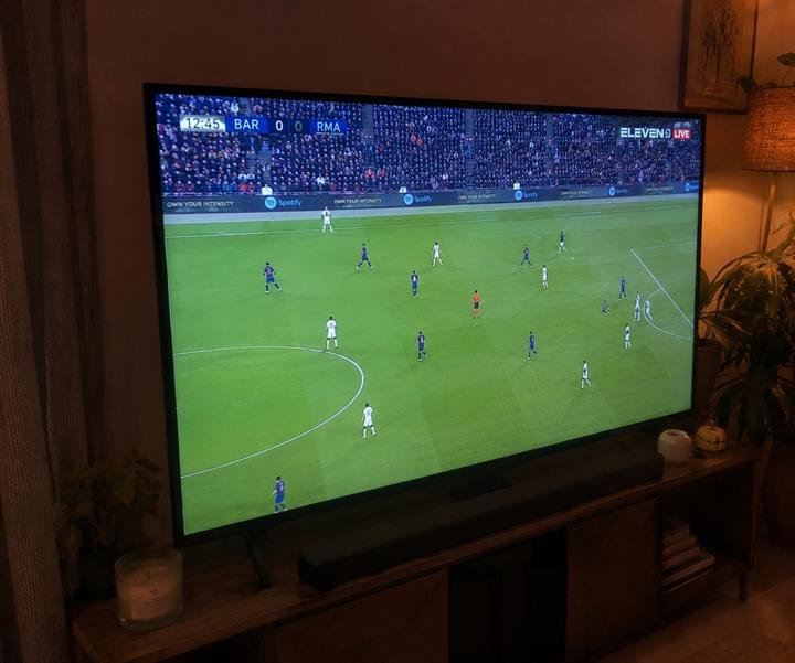 Nutzer schaut Sport über IPTV Germany auf Fire TV Stick
